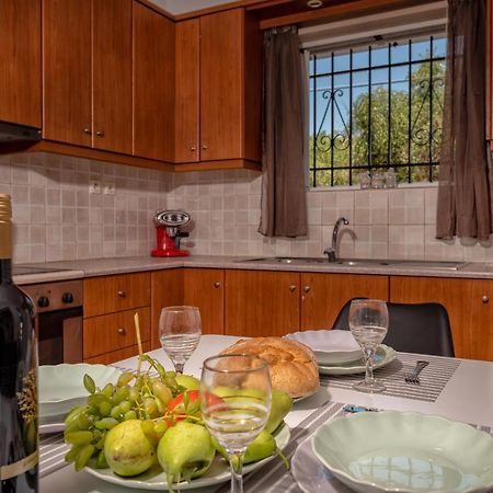 Ruvelis Villa Fiolitis Bagian luar foto